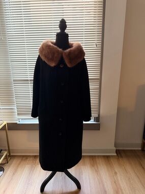 Hutzler’s of  Baltimore Black Coat with Brown Fur Collar